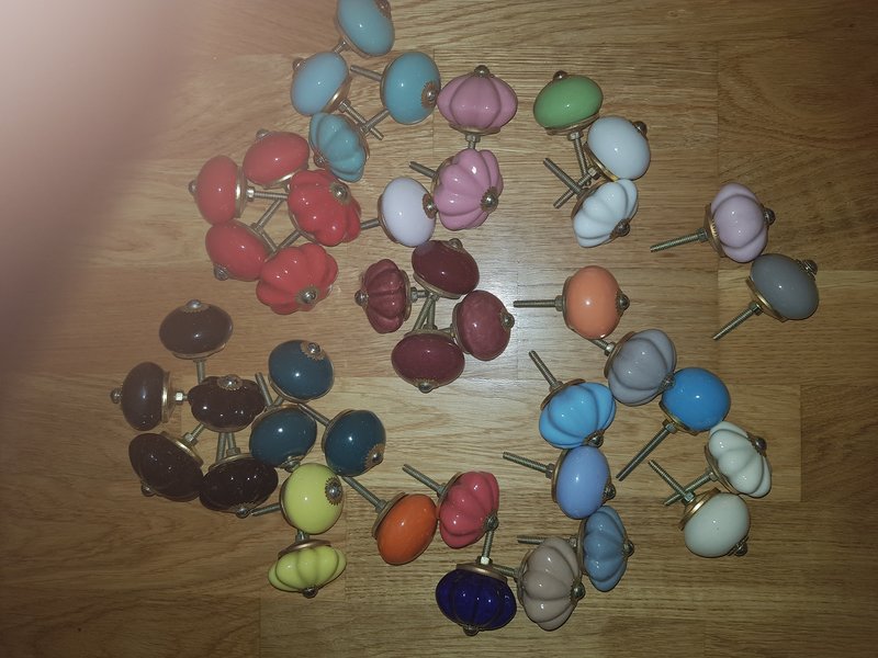 Manere, butoni ceramica mobila, dulapuri, comode