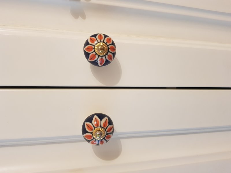 Manere, butoni ceramica mobila, dulapuri, comode